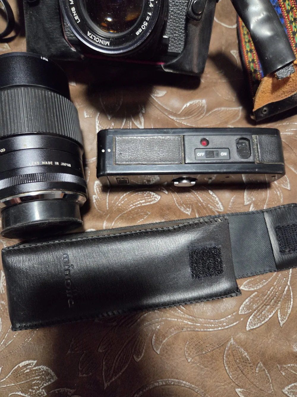 X-700 35mm SLR Camera Kit in Black Minolta Set